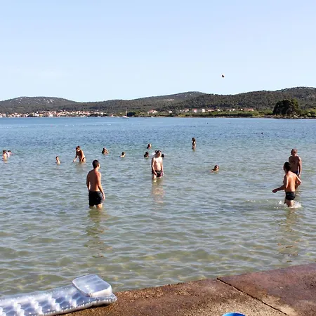 By The Sea - 23463 公寓 Pašman