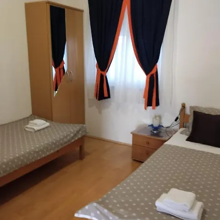 Apartment By The Sea - 23463 *