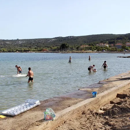 Apartment By The Sea - 23463 *